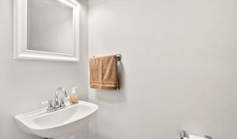 2854 Waterfront Ave, Algonquin, IL 60102