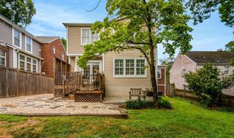 1114 N HARRISON St, Arlington, VA 22205