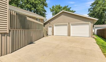 601 6th Street Pl SE, Altoona, IA 50009