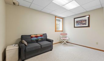 827 SW 46th St, Ankeny, IA 50023