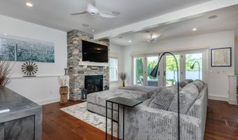 156 N Lake Shore Dr, Brookfield, CT 06804