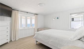 8 Belaire Mnr, Old Saybrook, CT 06475