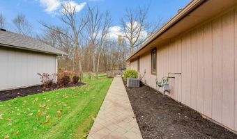 9968 Pebble Beach Cv, Aurora, OH 44202