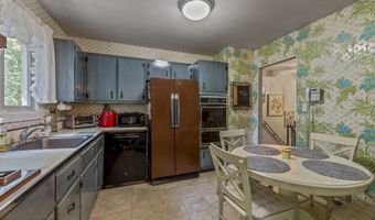 26 Warren Dr, Aberdeen, NJ 07747