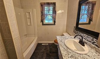 1810 Michaelle Ln, Albert Lea, MN 56007