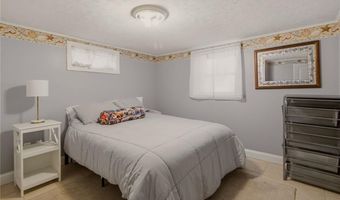 10 Kerins Ter, Newport, RI 02840