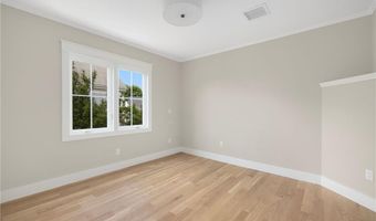 104 Second St, Newport, RI 02840