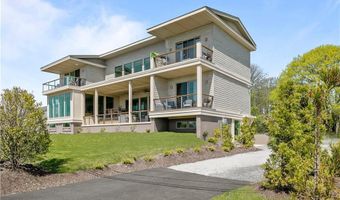 82 Ellery Rd, Newport, RI 02840