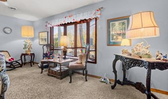 2007 Oakridge Dr, Ava, MO 65608