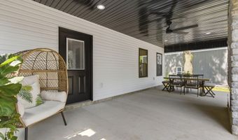 309 W Locust St, Aurora, MO 65605