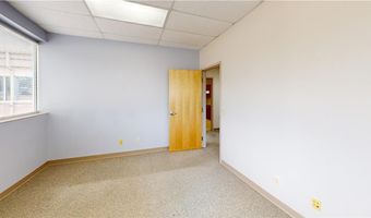 902 McClain Rd 6001, Bentonville, AR 72712