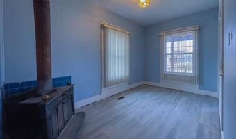 825 N 7th St, Arkansas City, KS 67005