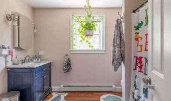 123 Lasalle Dr, Bangor, ME 04401