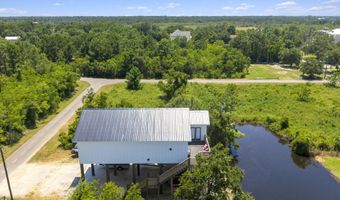 825 Larkspur Ln, Bay St. Louis, MS 39520