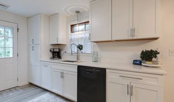 132 Oak Ridge Dr, Ayer, MA 01432