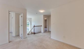 253 Village Creek Dr Dr, Ballwin, MO 63021