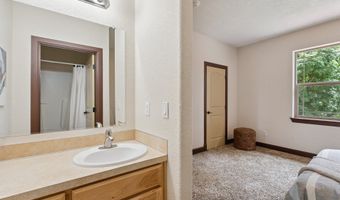 10168 STAYTON Rd, Aumsville, OR 97325