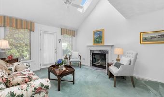 45 FOX Dr, Narragansett, RI 02882