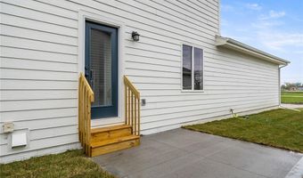 321 Freedom Way, Knoxville, IA 50138