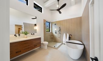 965 Hog Back Rd, Haiku, HI 96708