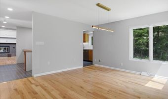 5 Newell Ct, Albany, NY 12204