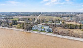 2614 LAKE St, Algoma, WI 54201