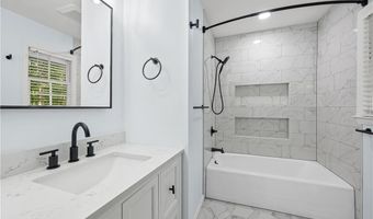 4470 LAKE IVANHOE Dr, Tucker, GA 30084