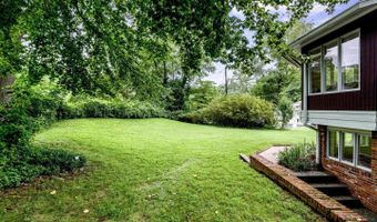 8901 CHARRED OAK Dr, Bethesda, MD 20817