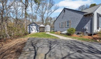 52 Clubhouse Dr, Bourne, MA 02532