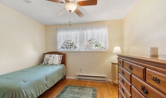 8 Brookdale Cir, Billerica, MA 01821