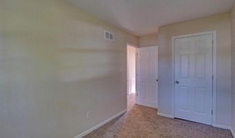 90 VILLAGE Dr, Dover, DE 19904