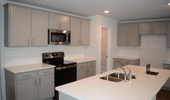 844 Bellewood Gardens Dr, Angier, NC 27592