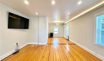 91 Van Zandt Ave, Newport, RI 02840
