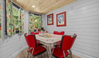90 Railroad Lock Rd, Beattyville, KY 41311
