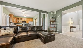 564 Woods Creek Ln, Algonquin, IL 60102