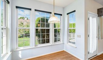 17 Breeze Ter, Barnegat, NJ 08005