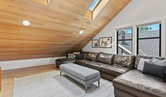 1185 NW Singleton Pl, Bend, OR 97703