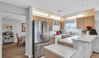 7 Alton Ct, Toms River, NJ 08757