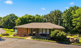 2373 Hiddengarden Ct, Ballwin, MO 63021