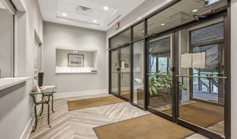5300 HOLMES RUN Pkwy 417, Alexandria, VA 22304