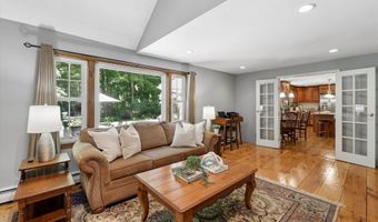 17 Candlewood Dr, Amherst, NH 03031
