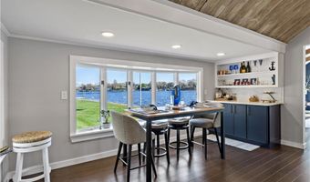 166 New Meadow Rd, Barrington, RI 02806
