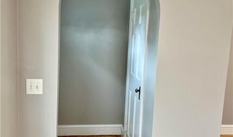 74 Leslie St, Cranston, RI 02910