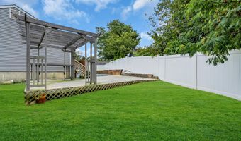 41 Deck St, Barnegat, NJ 08005