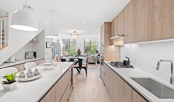 1201 N ROYAL St 214, Alexandria, VA 22314