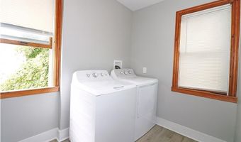 51 Gibbs Ave, Newport, RI 02840