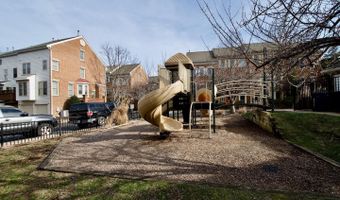 2324 HENSHAW Pl 3, Alexandria, VA 22311