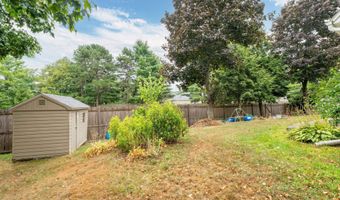 8 Chesterfield Dr, Concord, NH 03301