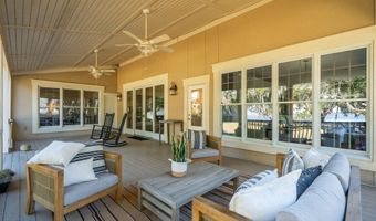 210 Old Plantation Dr W, Beaufort, SC 29907