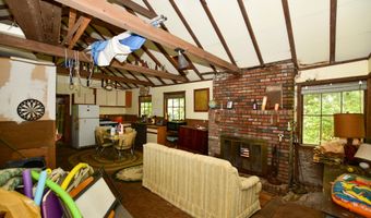 18 Osceola Dr, Becket, MA 01223